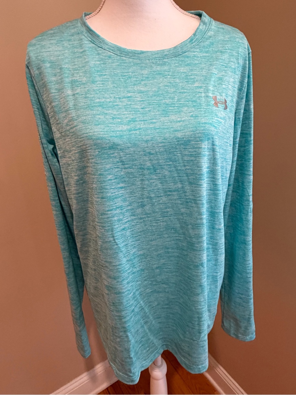 EUC Under Armor Athletic Shirt